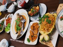 -Chom Cafe and Restaurant