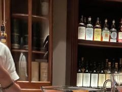 -DM Distiller & Mixologist Whisky Cocktail Bar