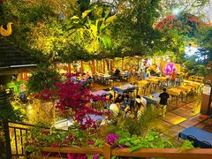 -拾光音乐餐酒吧(告庄星光夜市店)