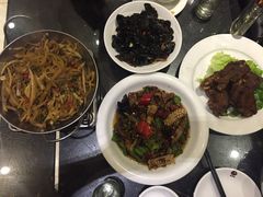 -刘胖子家常菜·蹄花焖藕(中央花园店)