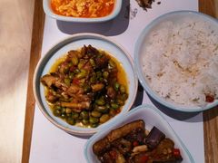 -老乡鸡(上海白玉兰广场店)