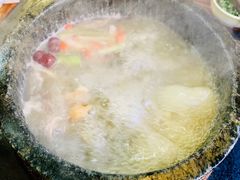 墨脱石锅鸡-滇藏石锅宴(崇仁巷老店)