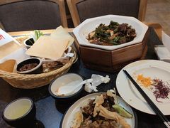 -鲁菜根·泰安菜(万达店)
