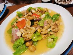 -老滇山寨•云南特色菜•地方菜•民族风情歌舞表演(金碧店)