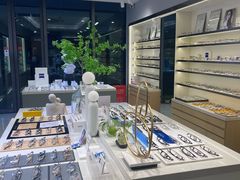 -视野联行眼镜·蔡司·尼康·豪雅·依视路(青浦宝龙店)