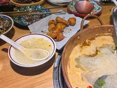 -洱火云南酸菜牛肉火锅(石景山当代商城店)