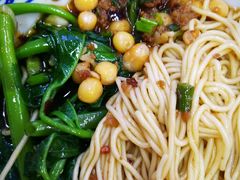 -渝之汇牛肉豌杂面