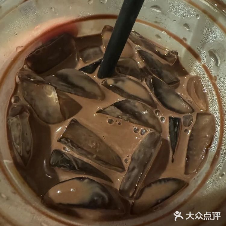 在炎热的夏天，确定不来一杯冰可可吗？