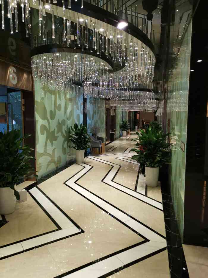 呈祥东馆(建设南路店)-"味道还不错,菜品相对单一,燕鲍翅参比较多.