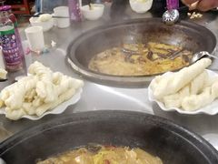 -粘豆包柴火铁锅炖