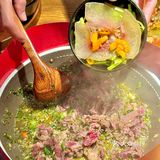 跟风吃这家湘西菜馆，排队1小时真值哭了