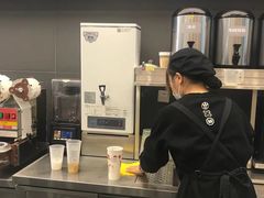 -沪上阿姨鲜果茶(世茂广场宽厚里店)