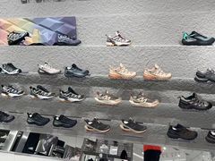 -SALOMON萨洛蒙(青岛海信店)
