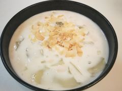 -志龙皇冠吃货椰子铺