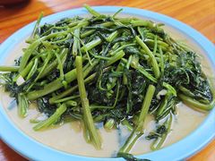 -先启半步颠小酒馆(虹桥龙湖天街店)