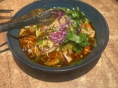 石自河凉皮-耶里夏丽·丝路新疆菜·清真食品(徐汇南丹东路臻选店)