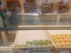 面包甜点陈列柜-東更道点心行(利客来店)