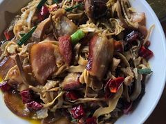 -临江餐馆二楼美食部落