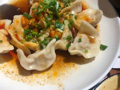 -爆炸头阿姨小四川正宗川味小吃(无任何分店)