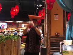 -老滇山寨•云南特色菜•地方菜•民族风情歌舞表演(金碧店)