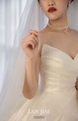 -Lady  Jane高端婚纱礼服馆