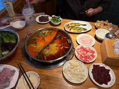 -苗伯妈酸汤火锅