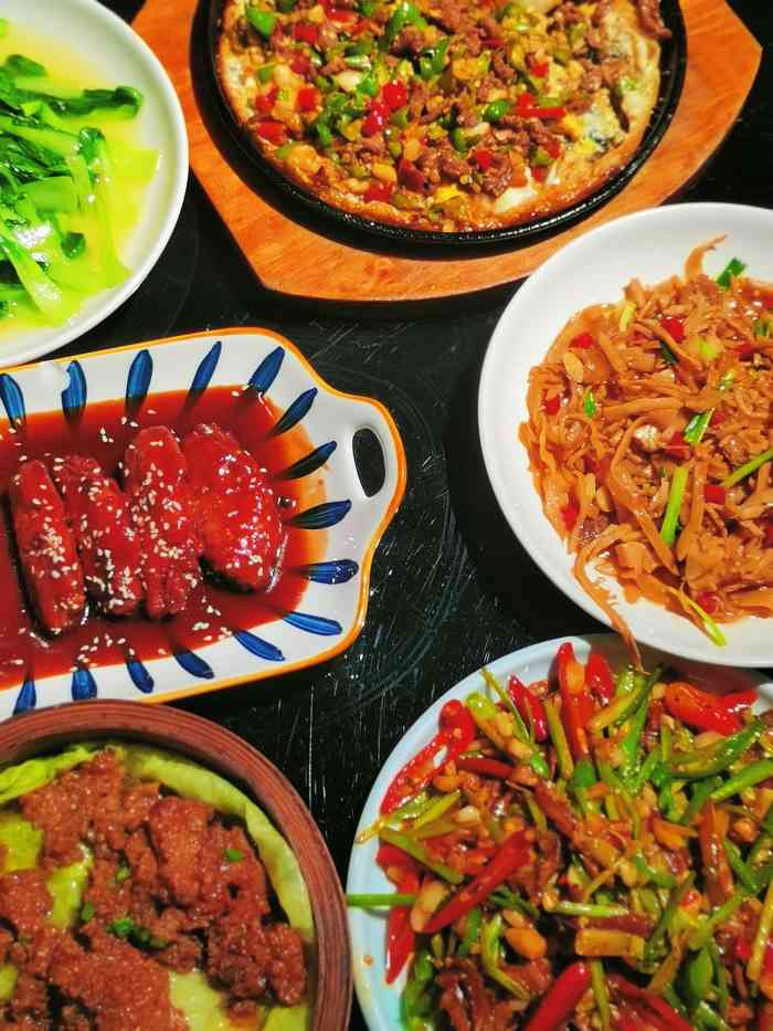 老榕树餐厅(街心花园店)-"好久没回进贤!认真的吃个饭了!也好久没来.