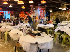 大堂-鲜入围煮花胶鸡海鲜火锅