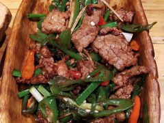 小炒黄牛肉-老滇山寨•云南特色菜•地方菜•民族风情歌舞表演(金碧店)