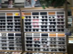 -视野联行眼镜·蔡司授权店(长白万象汇店)