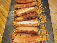 烤脆皮（土）猪肉-中8楼风尚云南菜(颐堤港店)