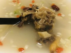牛尾汤-桃园中华料理炸酱面(燕儿岛路店)