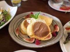 莓果奶油芝士舒芙蕾松饼-UPPER KITCHEN(延安路店)