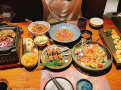 -围炉肉舍丹东海鲜烤肉·烤活鳗(步行街店)