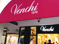门面-VENCHI 闻绮(上海佛罗伦萨小镇店)