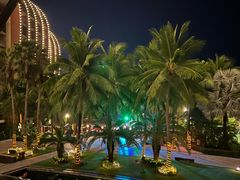 -三亚湾海居铂尔曼度假酒店