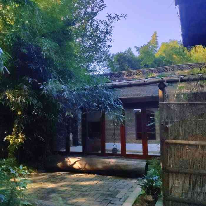 止语茶舍-"去白马寺转悠,逛完比丘尼道院和白马寺主体.