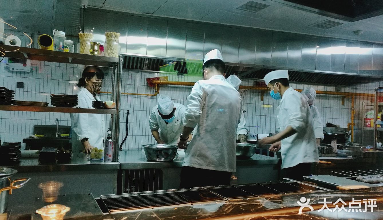 一家新晋人气烧鸟🐤店
