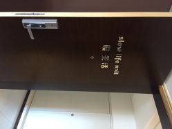 Slowlife Nail 慢生活美甲-S · Nail 自助美甲美睫