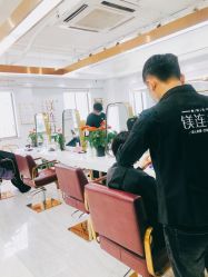 -镁连社·美联社