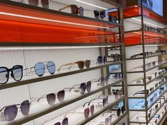 -爱视眸Eyeblling眼镜·依视路·蔡司镜片折扣店(百联南方商城购物中心)