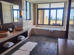 -海南清水湾莱佛士酒店