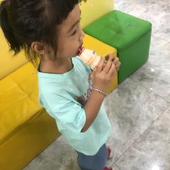 -爆米花儿童美发乐园