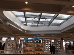 -猫的天空之城概念书店(北戴河蔚蓝海岸店)
