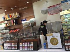 -全家便利店(兴贤路店)