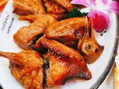 玻璃脆皮乳鸽-兴粤匯香港茶餐厅(宝山日月光店)