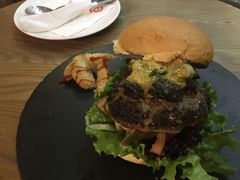 -HIGH FIVE哈福手工汉堡(桂林路店)