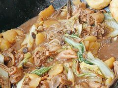 -粘豆包柴火铁锅炖