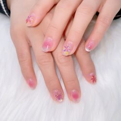 -七彩虹美甲美睫 半永久