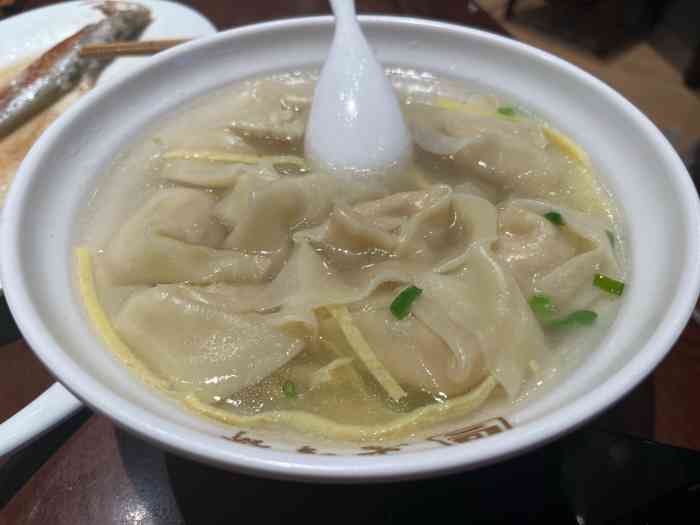 老半斋(福州路店)-"爱上一碗刀鱼馄饨太鲜,怎么形容更容易理.